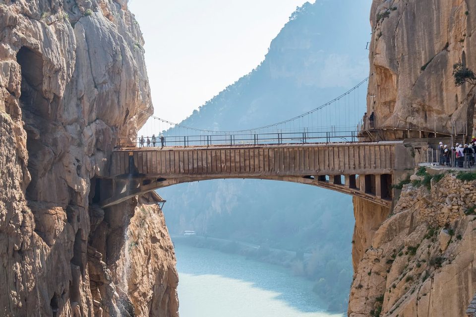 Passerelle du Caminito del Rey au-dessus des gorges, près de Málaga
